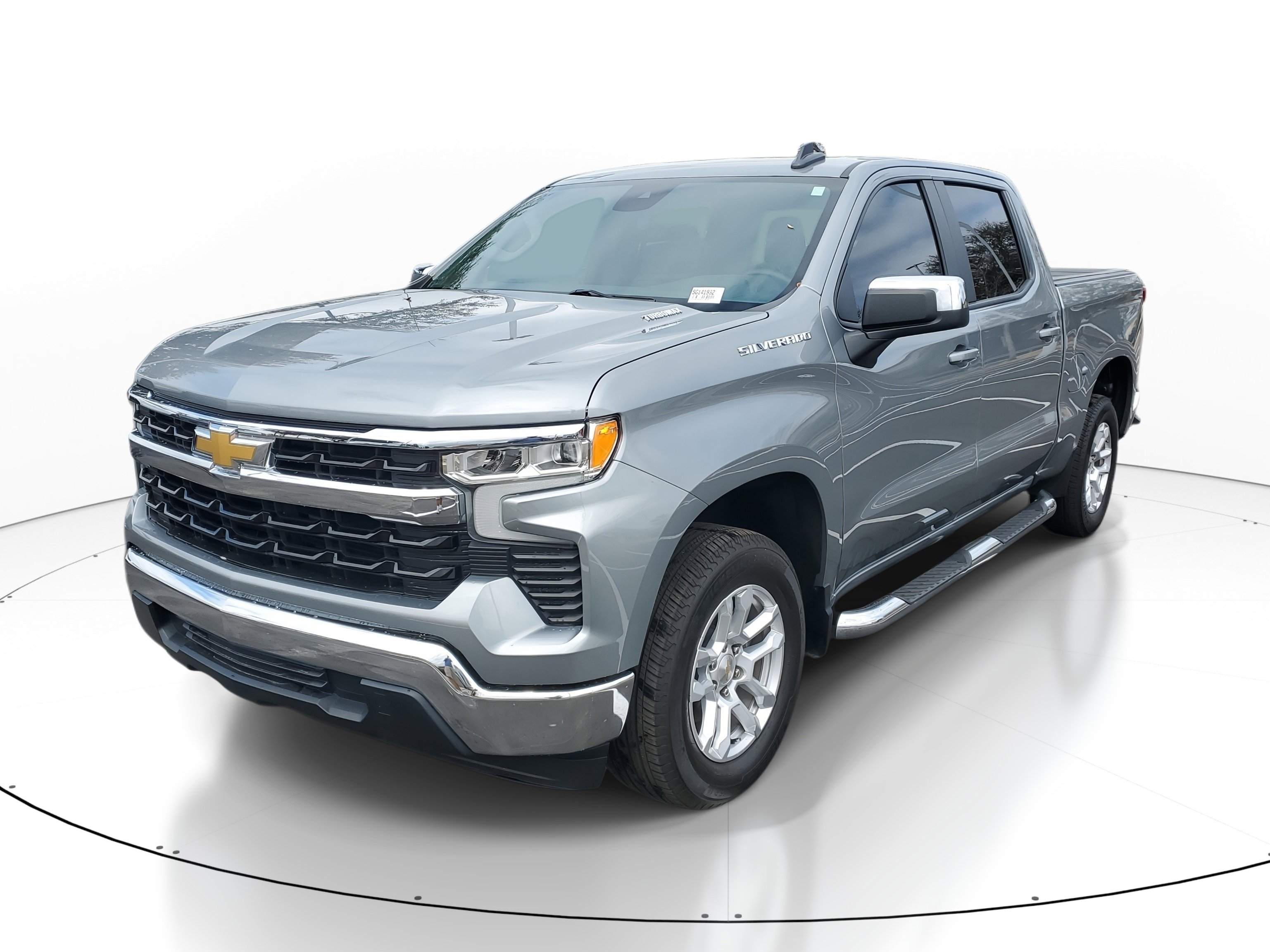Used 2025 Chevrolet Silverado 1500 LT image 2