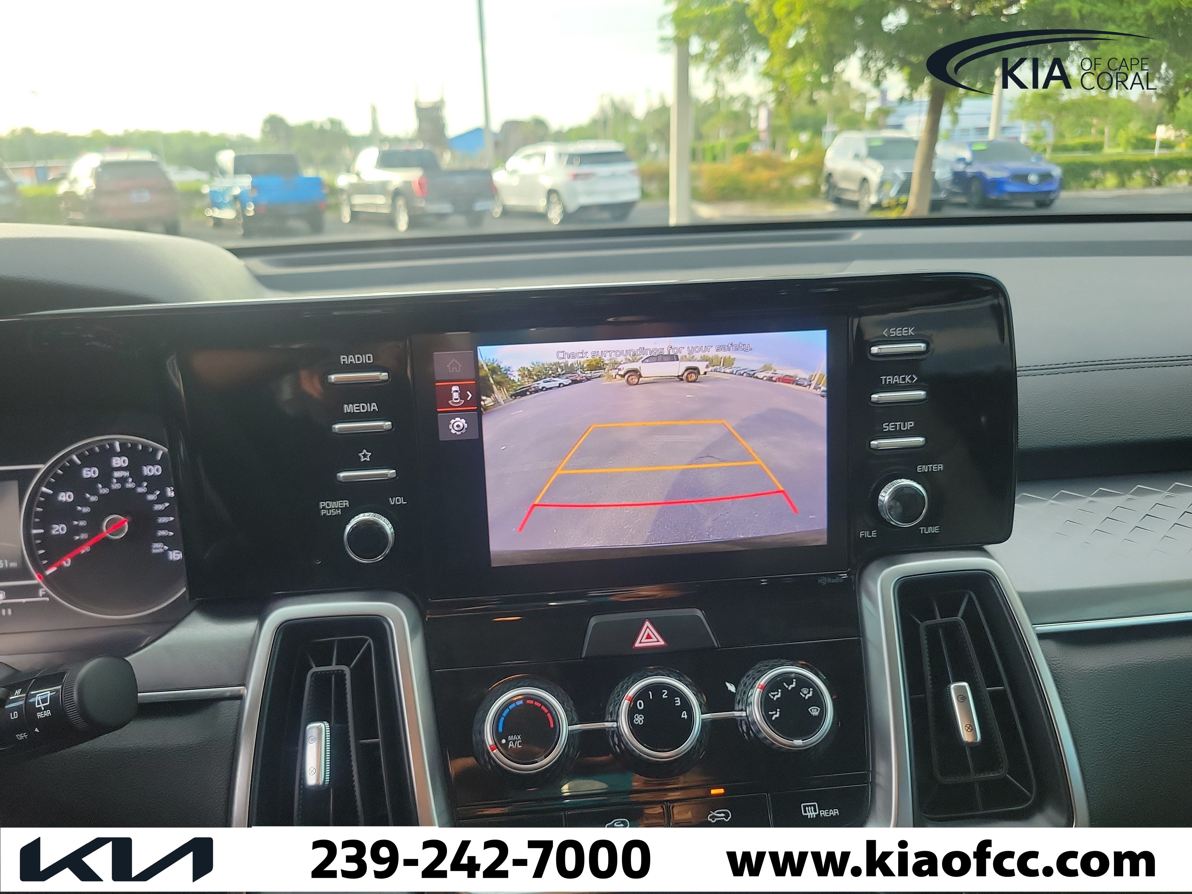 Certified 2023 Kia Sorento LX FWD image 30