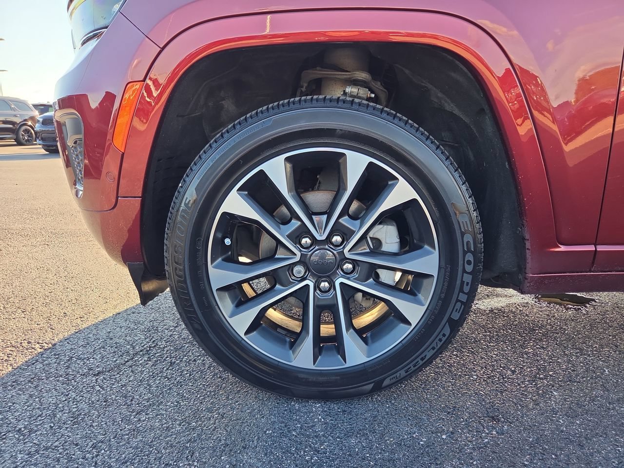 Used 2022 Jeep Grand Cherokee Overland w/ Advanced Protech Group III AWD/4WD image 9