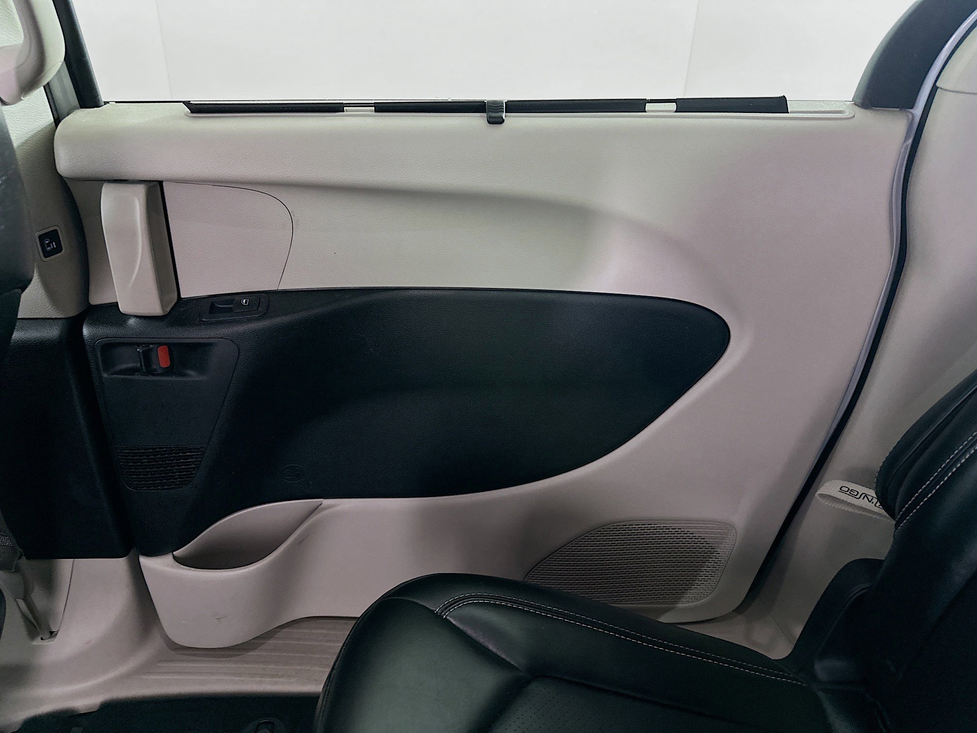 Used 2024 Chrysler Pacifica Touring-L image 31