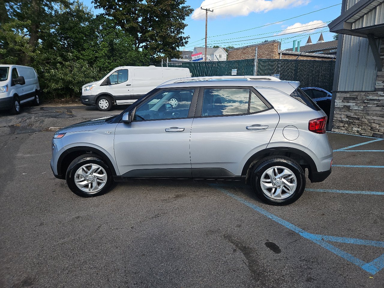 Used 2020 Hyundai Venue SEL image 6