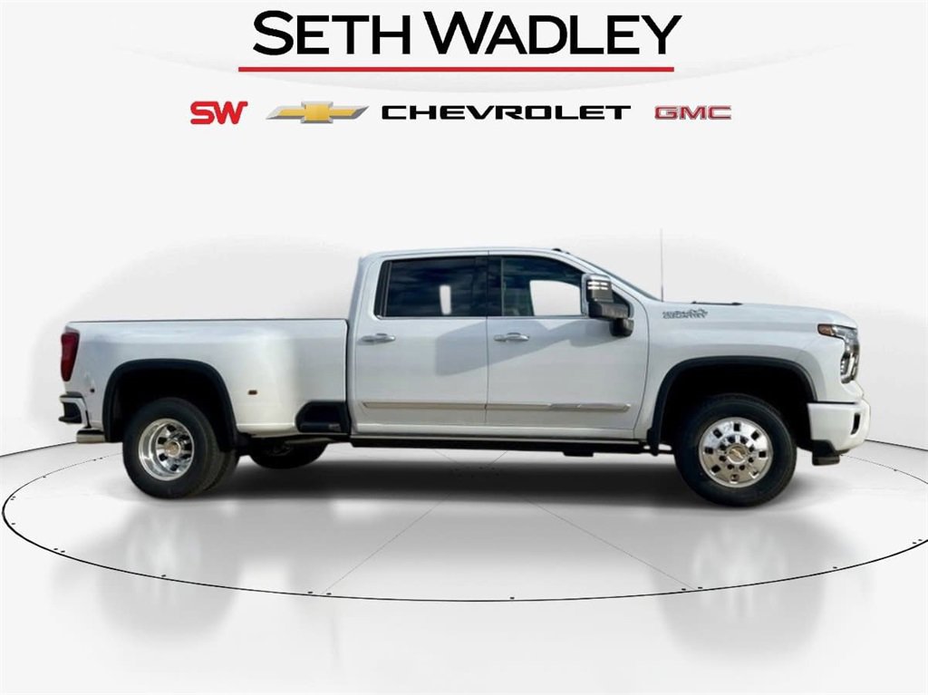 New 2026 Chevrolet Silverado 3500 High Country w/ Technology Package image 2