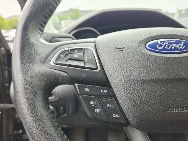 Used 2018 Ford Focus SEL w/ Cold Weather Package FWD image 12