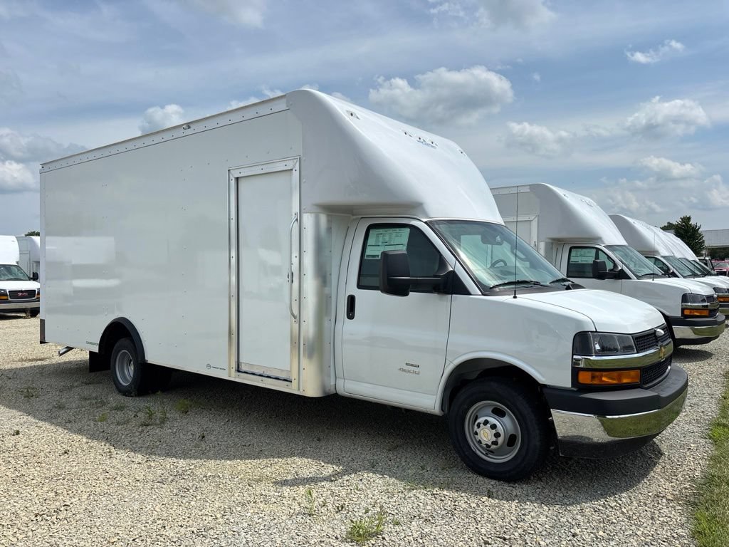 New 2026 Chevrolet Express 4500 w/ Power Convenience Package RWD image 2