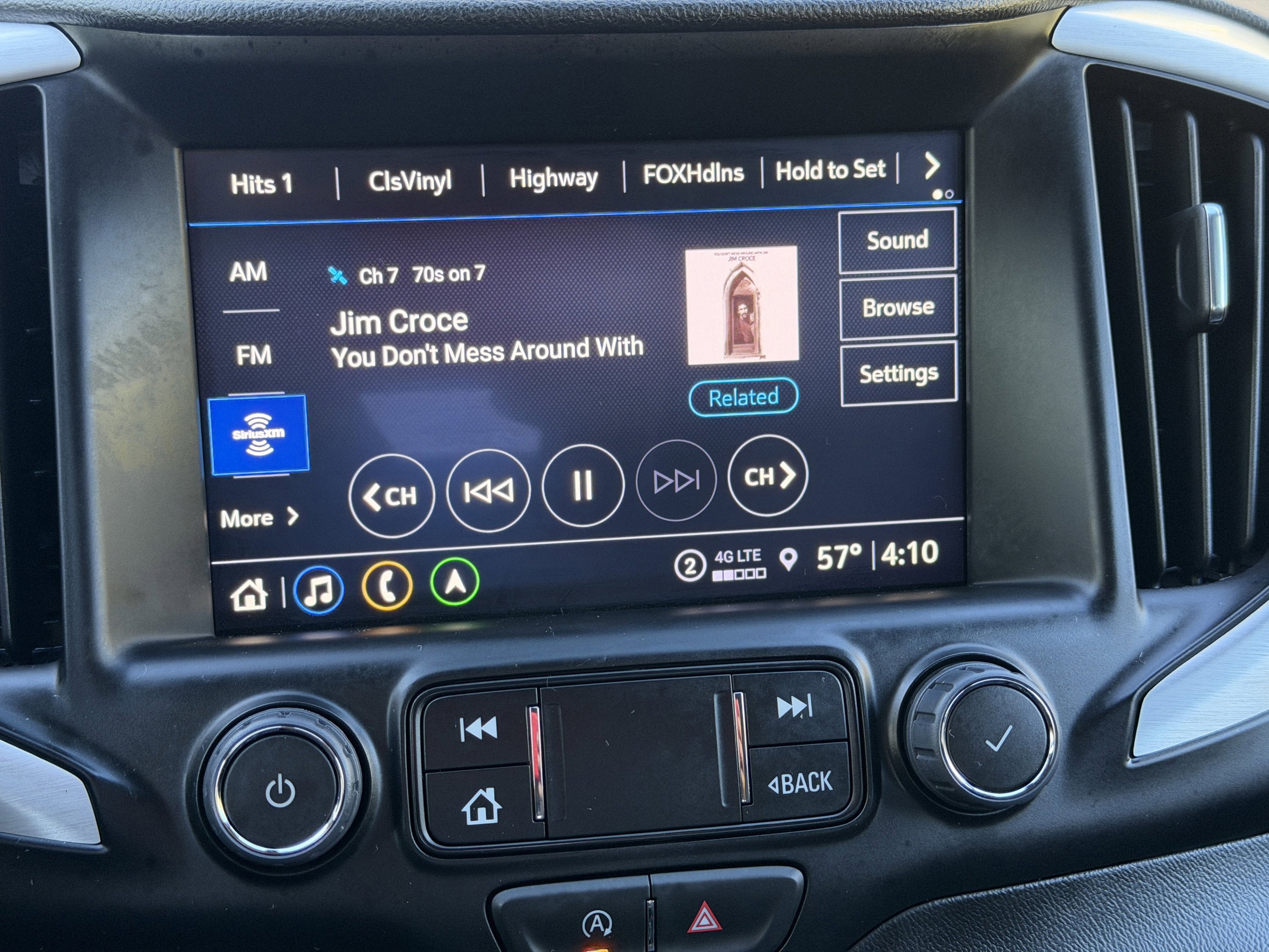 Used 2024 GMC Terrain SLT w/ Infotainment Package II image 21