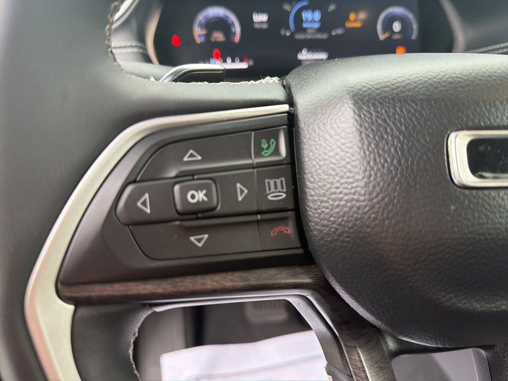 Used 2023 Jeep Grand Cherokee Limited image 21