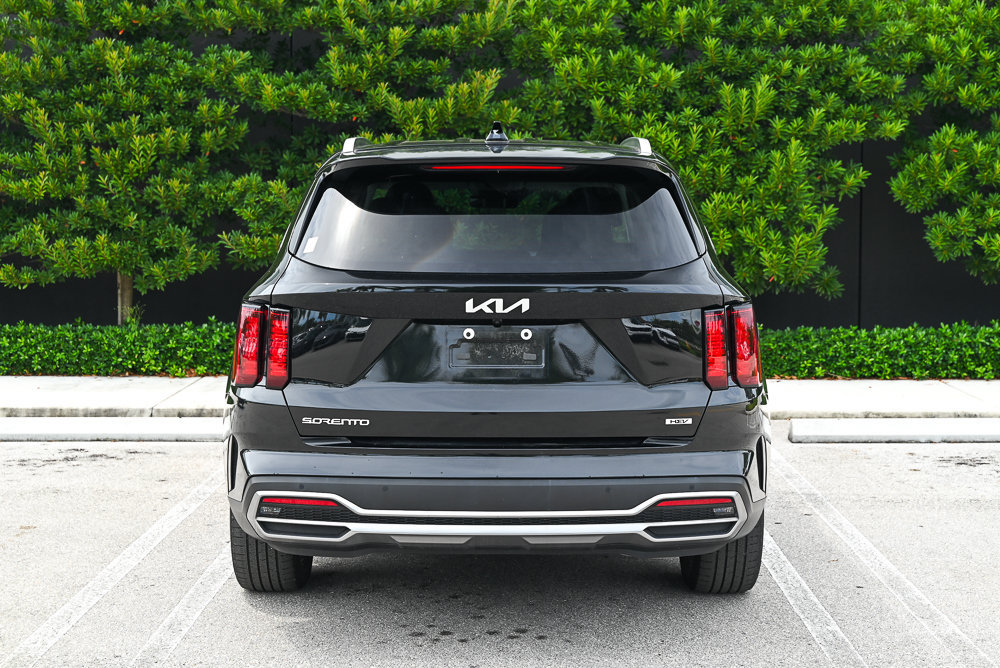 Used 2023 Kia Sorento EX AWD/4WD image 3