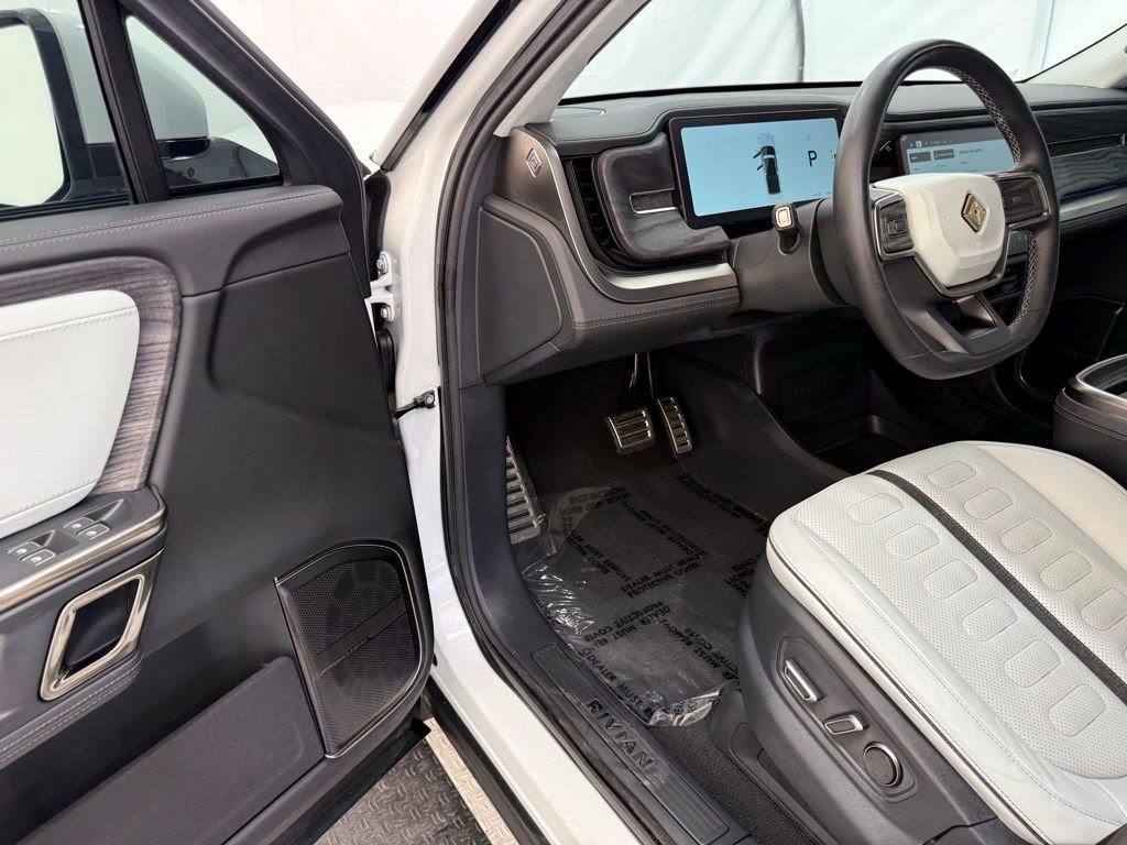 Used 2022 Rivian R1T Adventure image 31