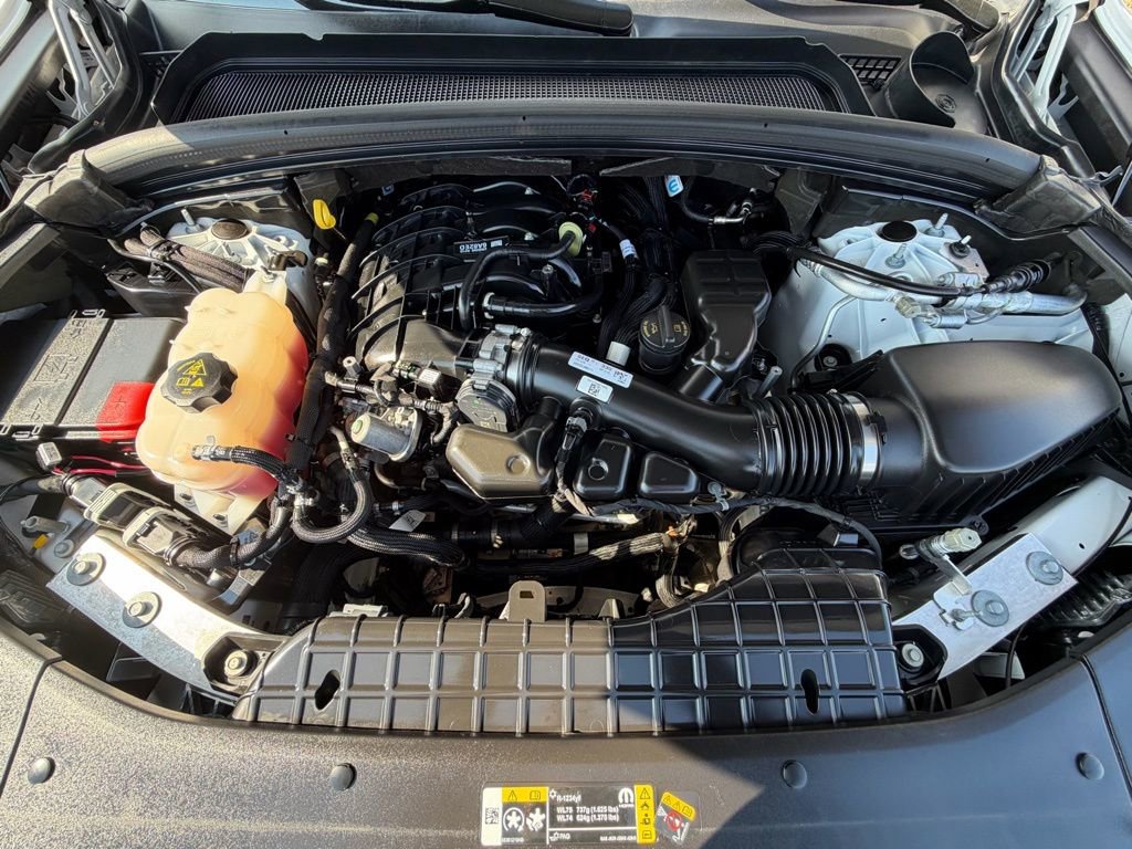 Used 2023 Jeep Grand Cherokee Limited image 16