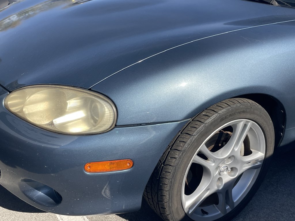 Used 2005 MAZDA MX-5 Miata LS RWD image 9