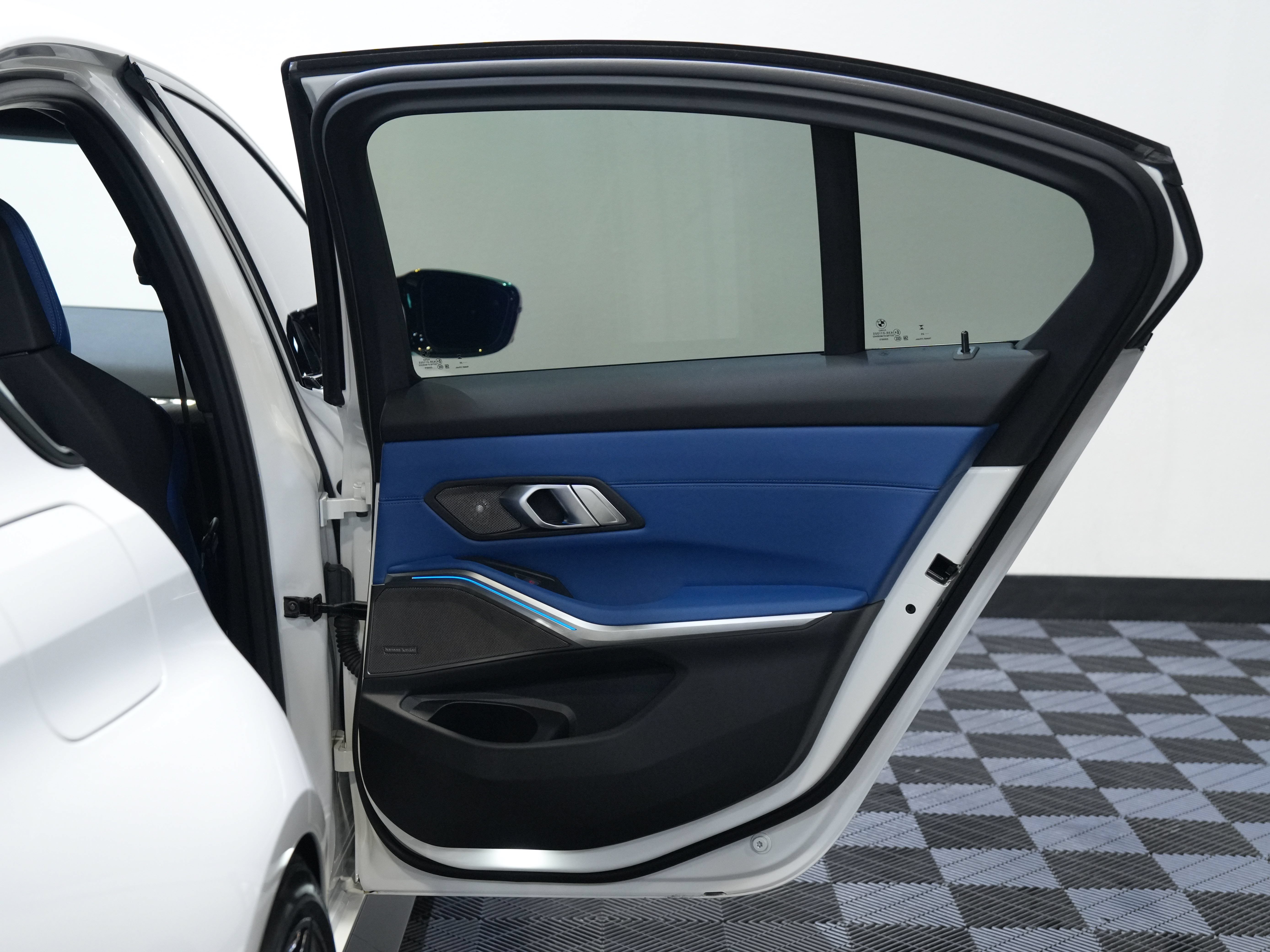 Used 2026 BMW M3 w/ Executive Package RWD image 28