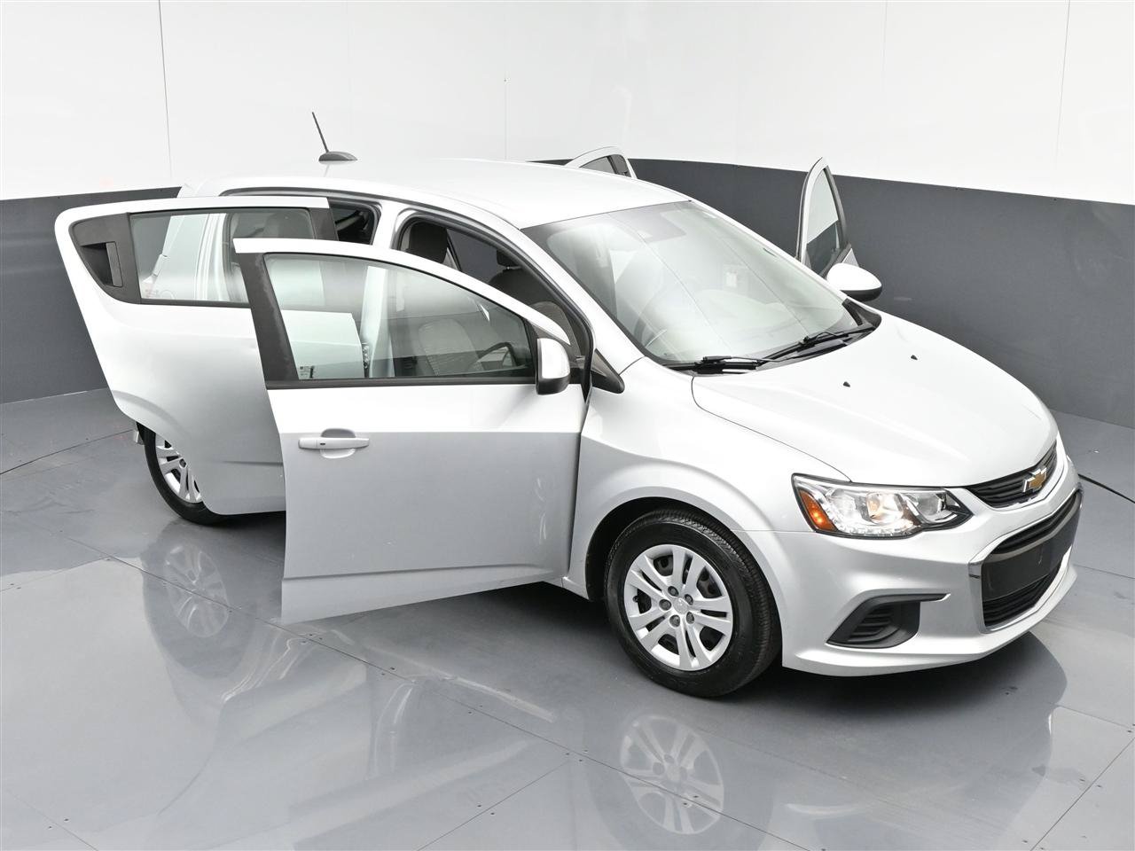 Used 2020 Chevrolet Sonic LT FWD image 37