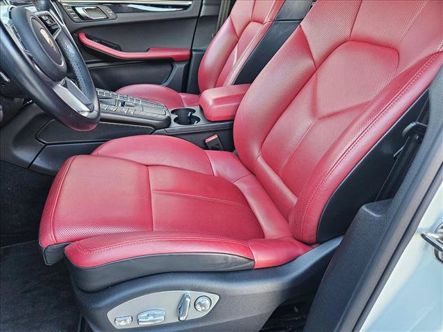 Used 2018 Porsche Macan AWD/4WD image 14