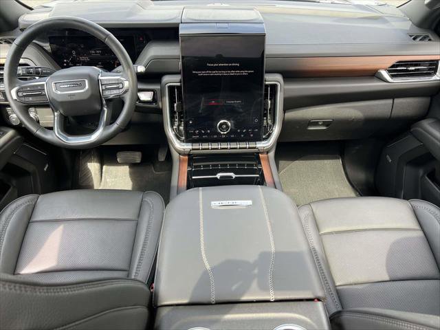 Used 2025 GMC Yukon XL Denali w/ Sun & Power Step Package image 13