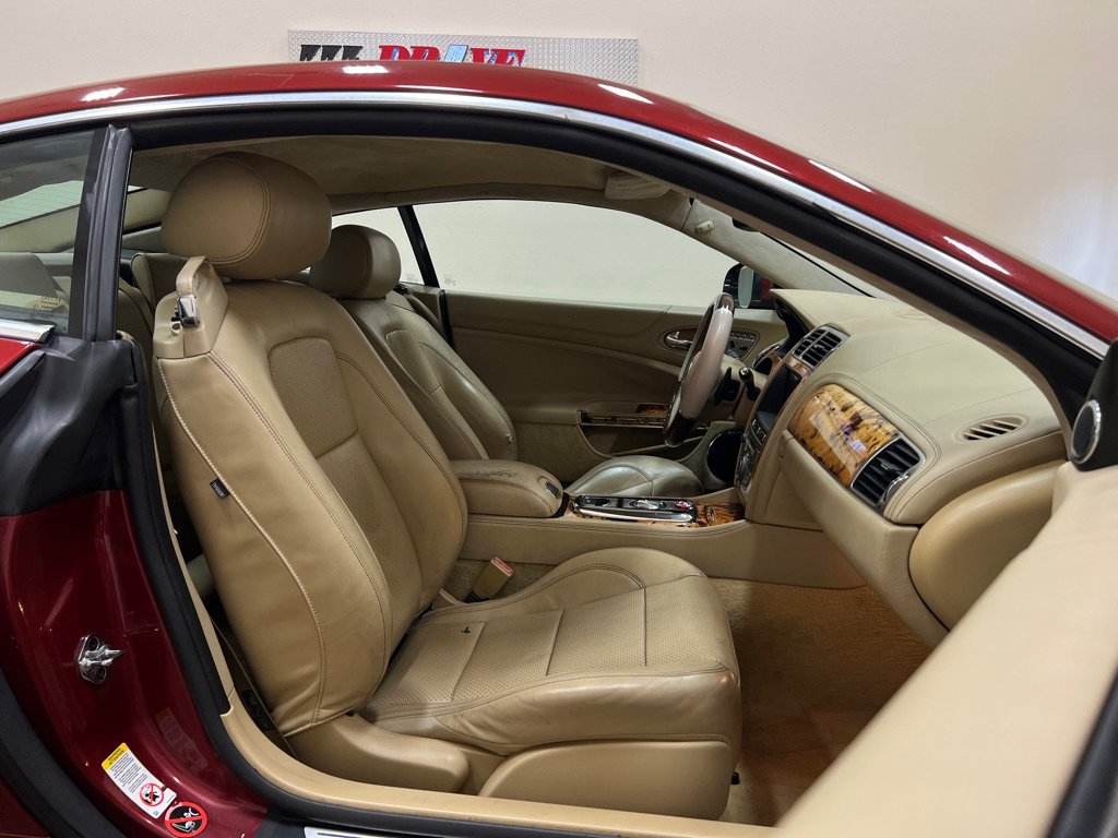 Used 2010 Jaguar XK Coupe RWD image 22