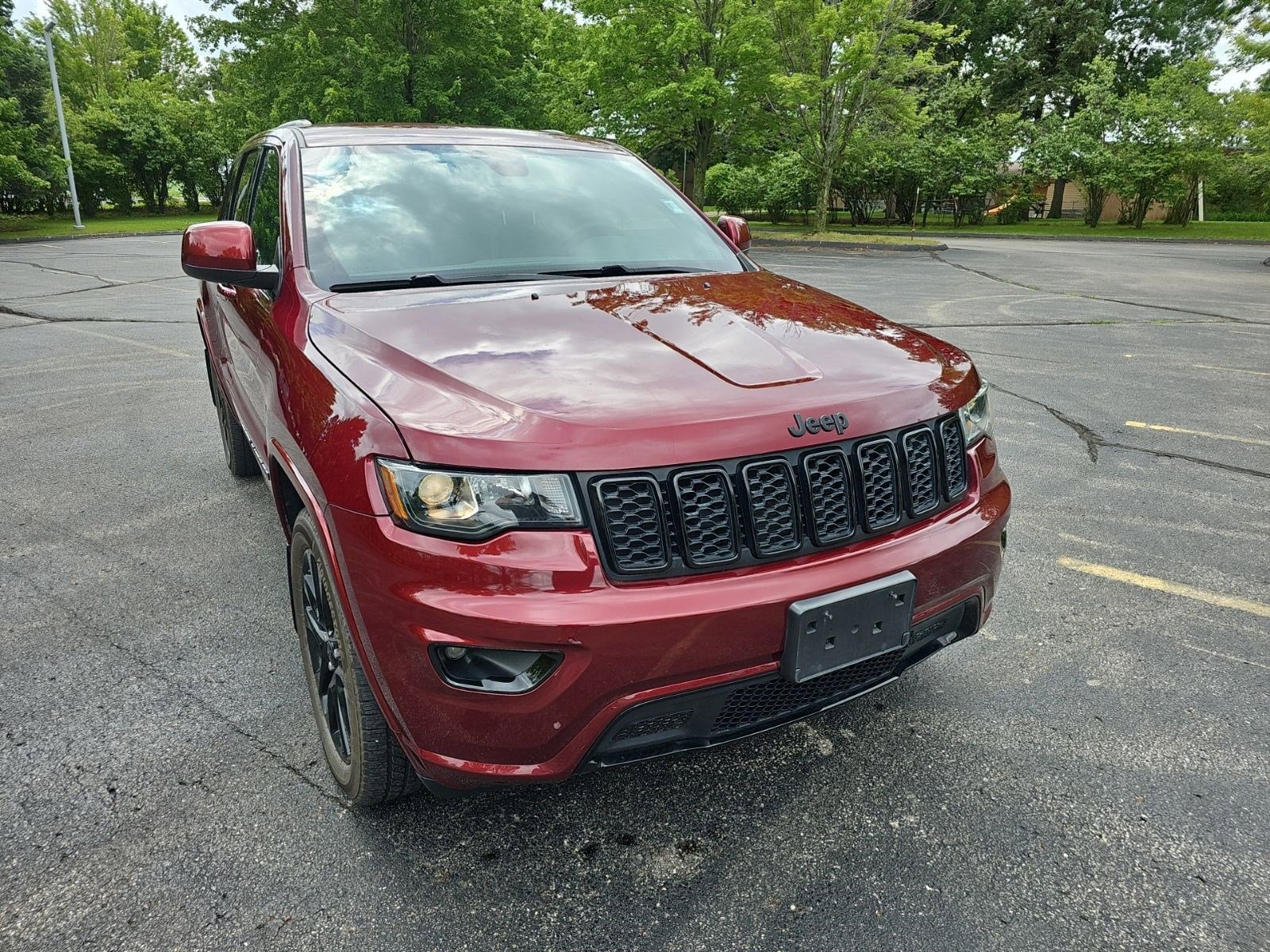 Used 2018 Jeep Grand Cherokee Altitude AWD/4WD image 8