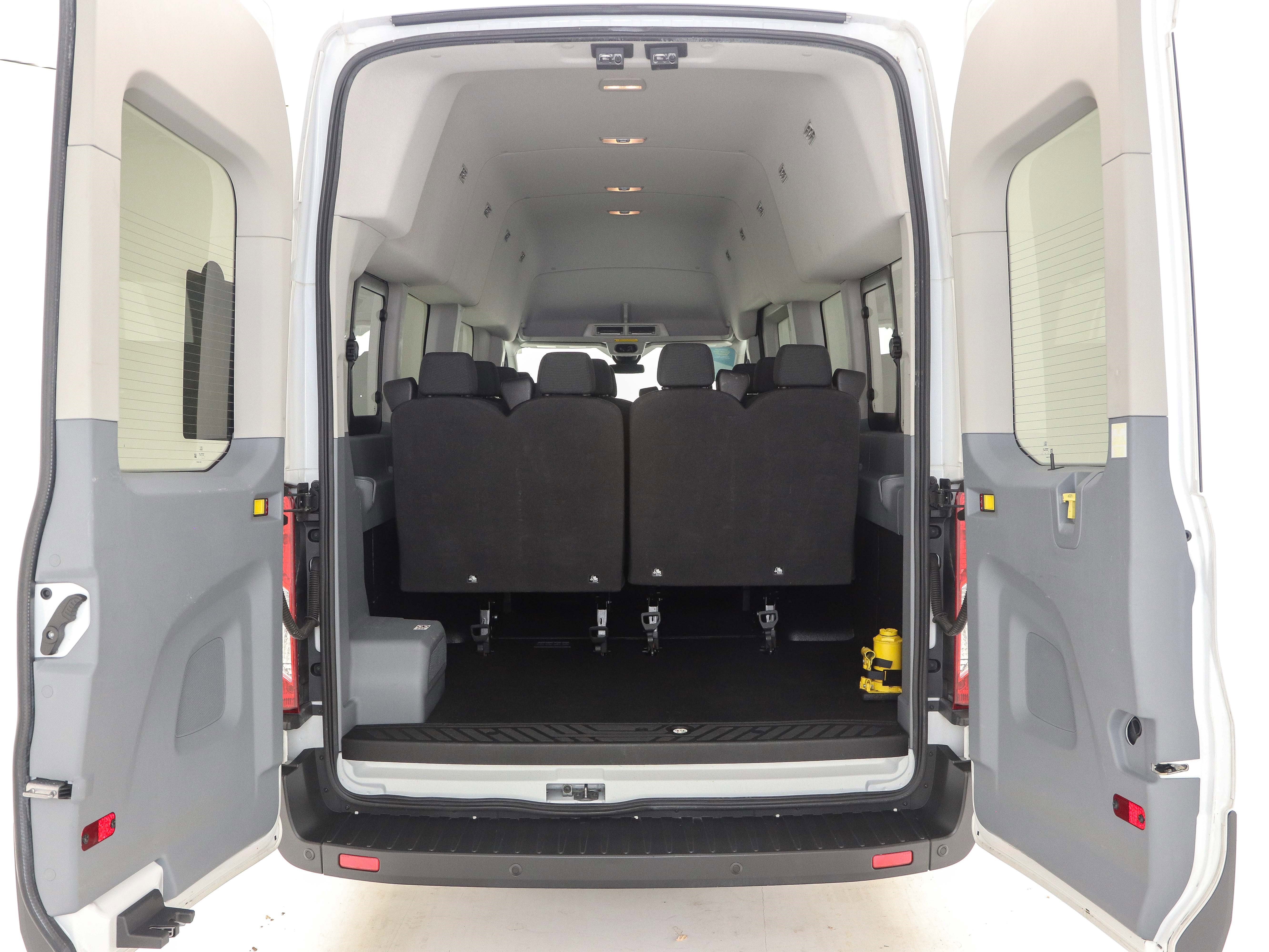 Used 2017 Ford Transit 350 XL image 10