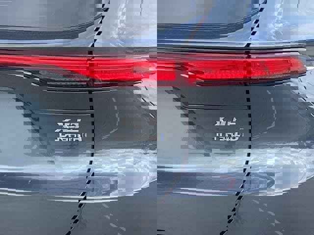 Used 2021 Toyota Venza XLE w/ Softex Package image 6