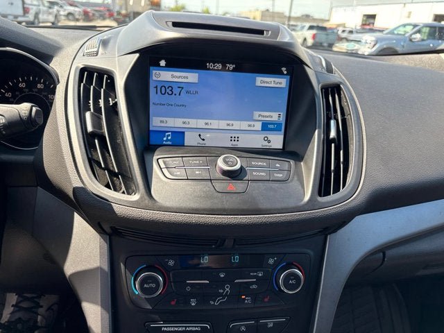 Used 2017 Ford Escape SE w/ SE Leather Comfort Package AWD/4WD image 2