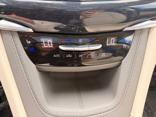 Used 2024 Cadillac XT6 Premium Luxury w/ Technology Package AWD/4WD image 24