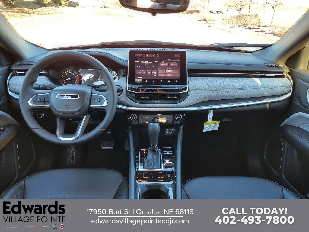 New 2023 Jeep Compass Latitude w/ Mopar Graphics Package AWD/4WD image 14