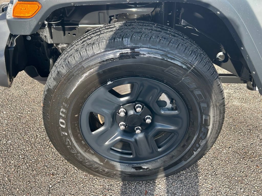 Used 2026 Jeep Gladiator Sport AWD/4WD image 17