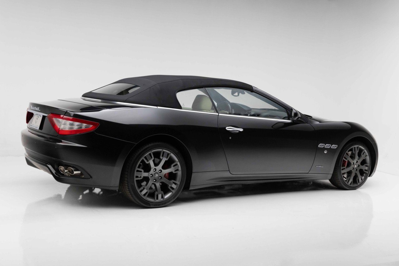 Used 2015 Maserati GranTurismo Convertible RWD image 37