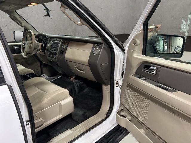 Used 2010 Ford Expedition XLT AWD/4WD image 24
