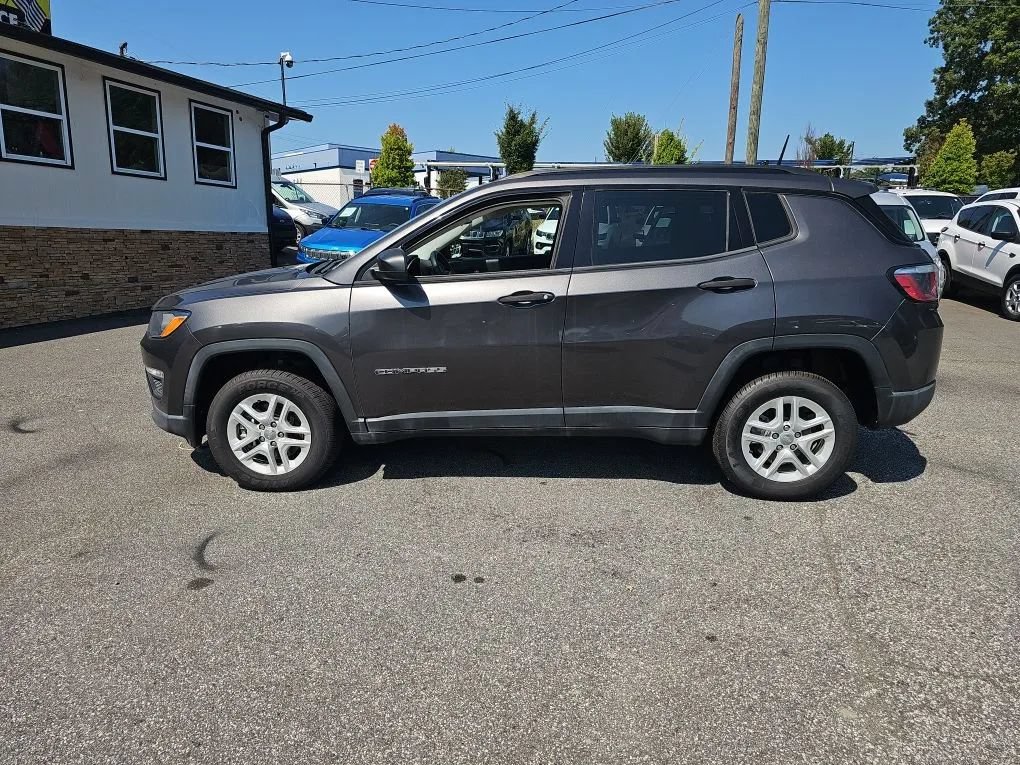 Used 2018 Jeep Compass Sport AWD/4WD image 4