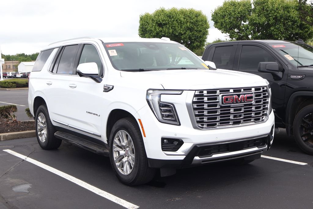 Used 2025 GMC Yukon Denali AWD/4WD image 3