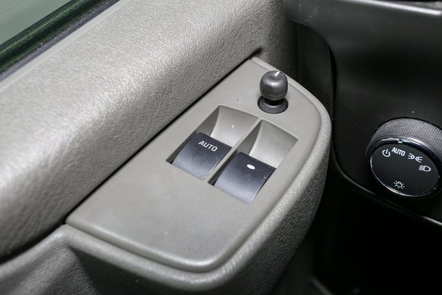 Used 2022 Chevrolet Express 2500 image 27