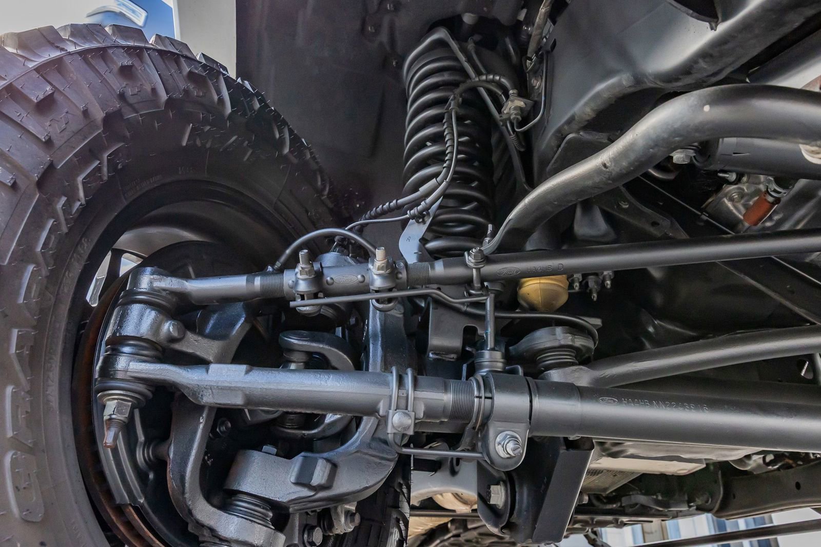 Used 2025 Ford F450 Platinum w/ FX4 Off-Road Package AWD/4WD image 13