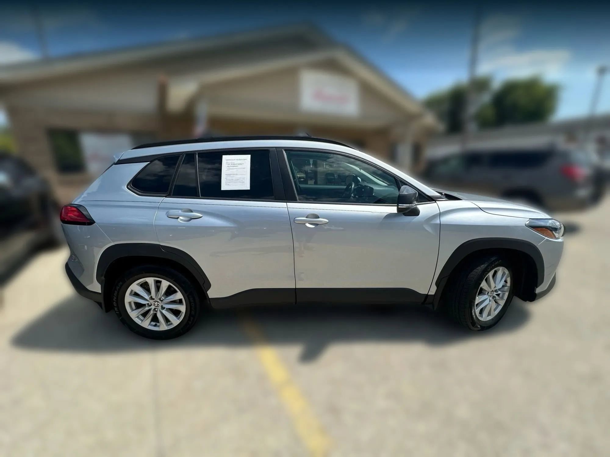 Used 2022 Toyota Corolla Cross LE image 8