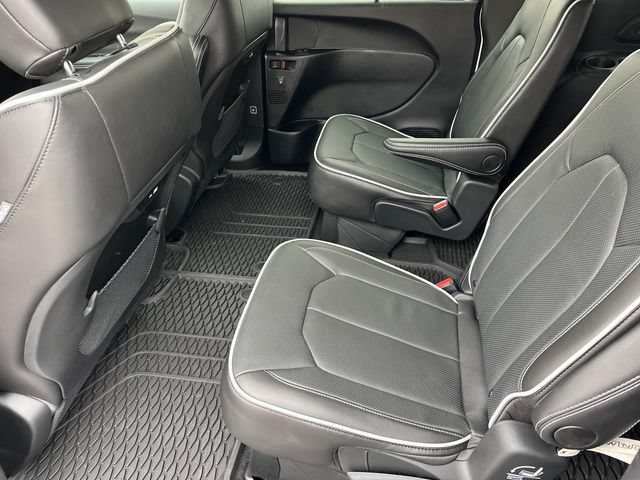 New 2026 Chrysler Pacifica Limited w/ S Appearance Package AWD/4WD image 16