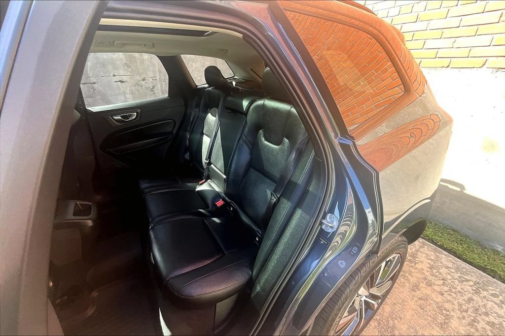 Certified 2024 Volvo XC60 B5 Plus w/ Protection Package Premier AWD/4WD image 26