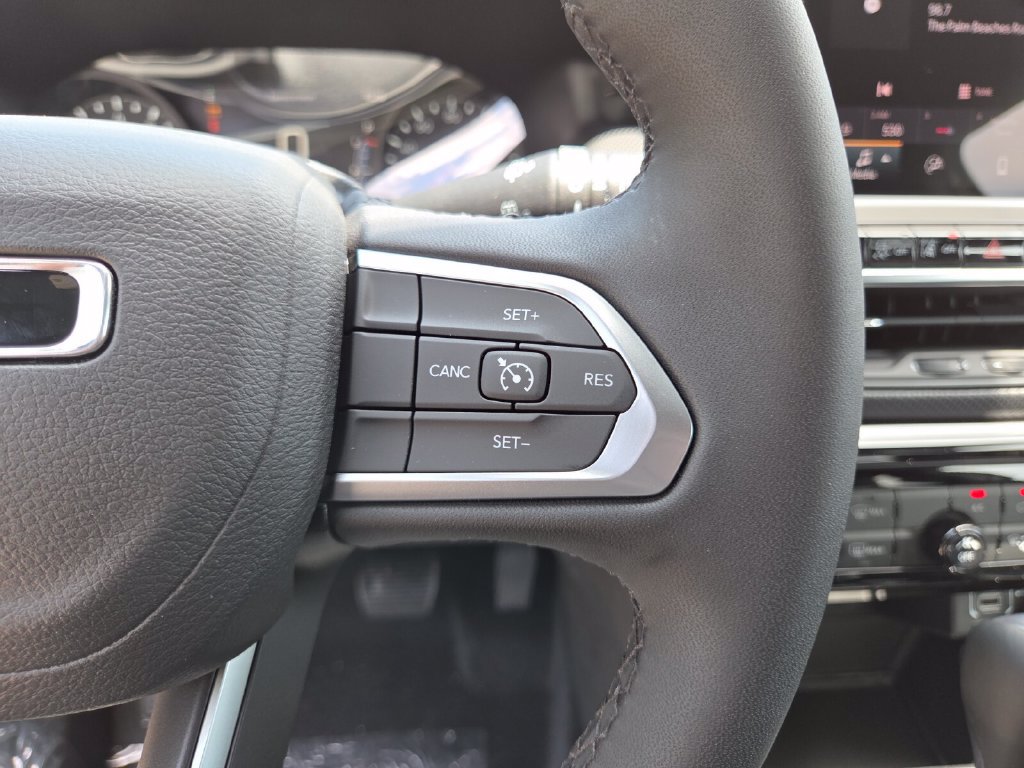 New 2026 Jeep Compass Latitude AWD/4WD image 33