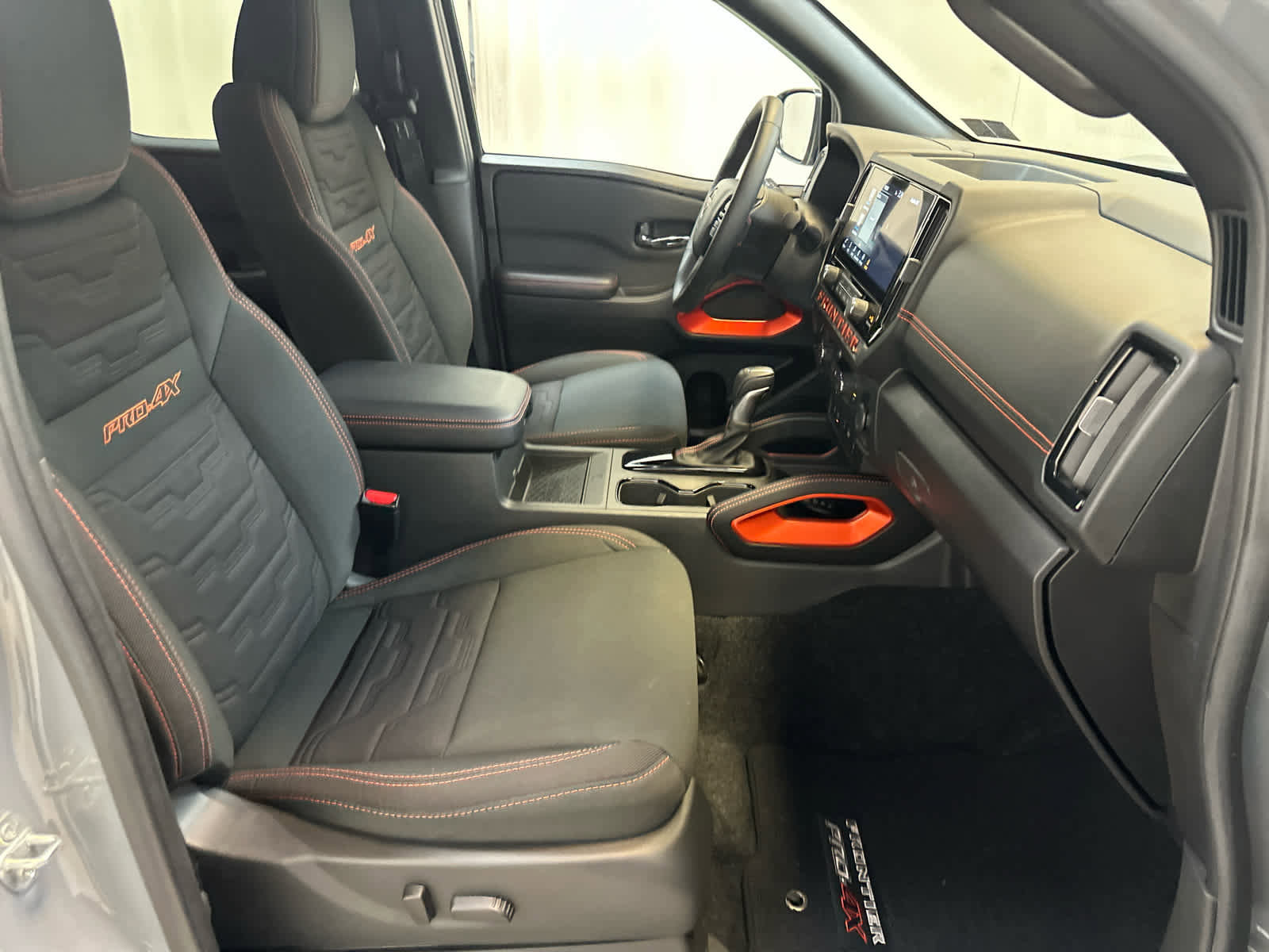 Certified 2025 Nissan Frontier PRO-4X w/ Pro Convenience Package AWD/4WD image 13