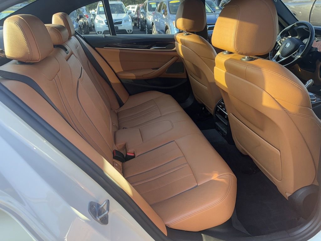 Used 2017 BMW 540i xDrive image 38