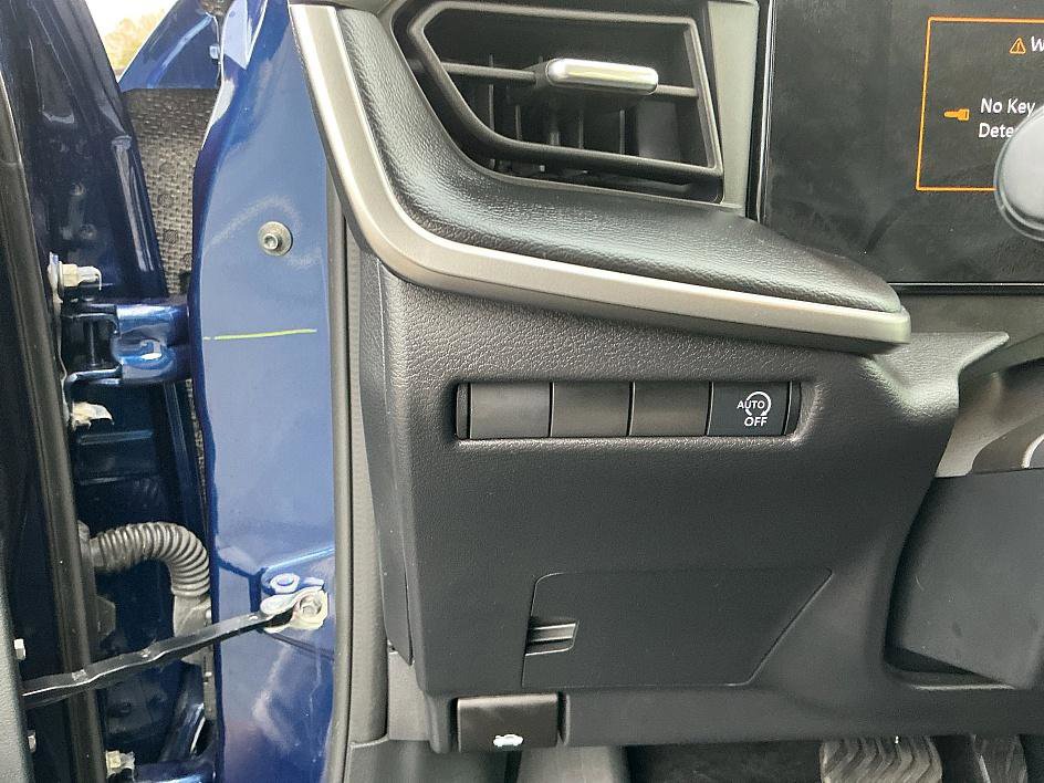 Certified 2025 Nissan Kicks S image 13