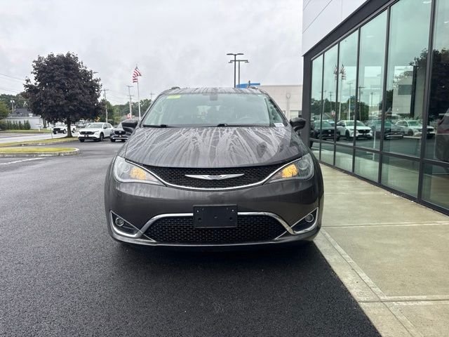 Used 2019 Chrysler Pacifica Touring-L FWD image 9