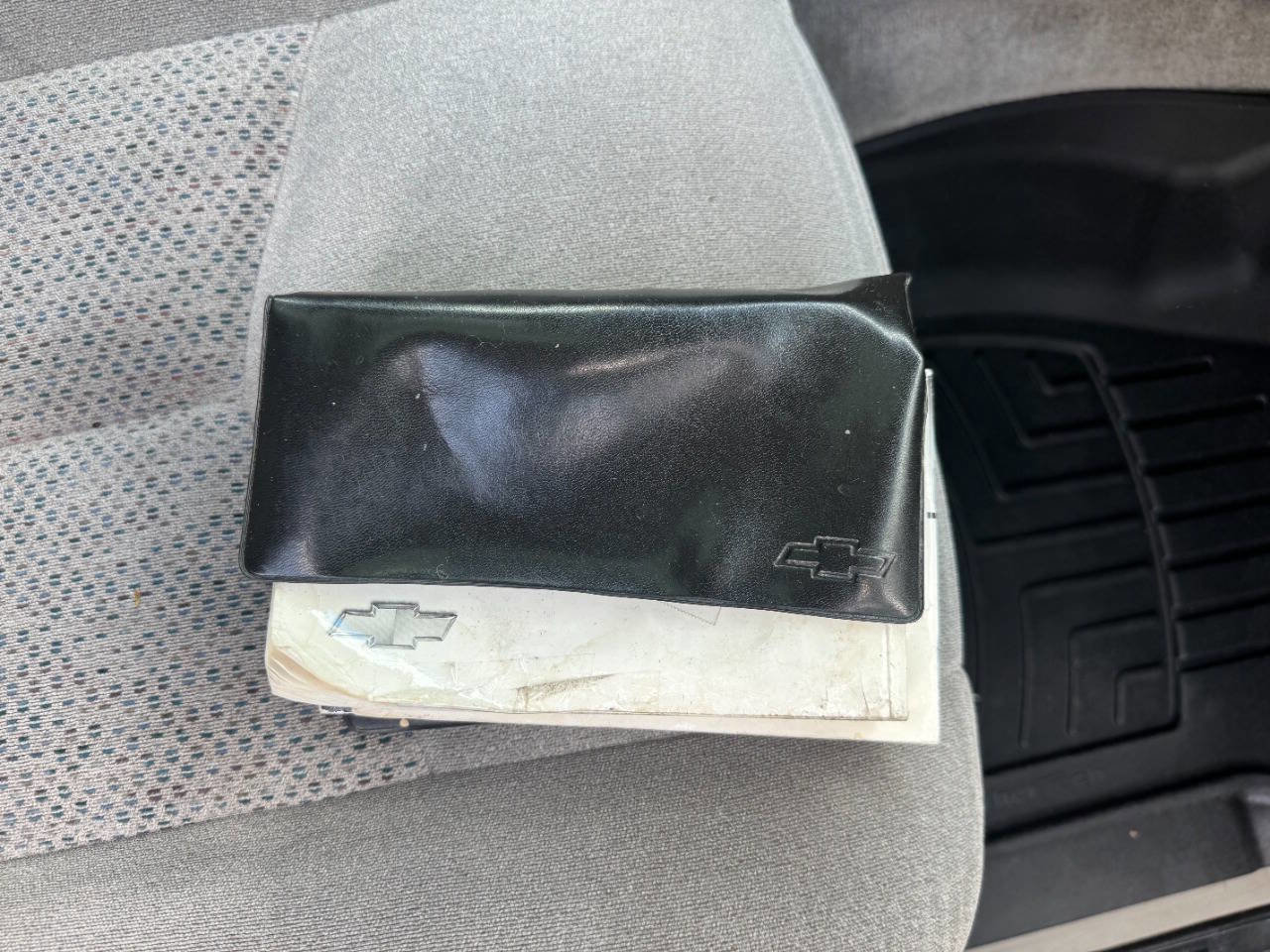 Used 2006 Chevrolet Suburban LS w/ Smart Select Package image 19