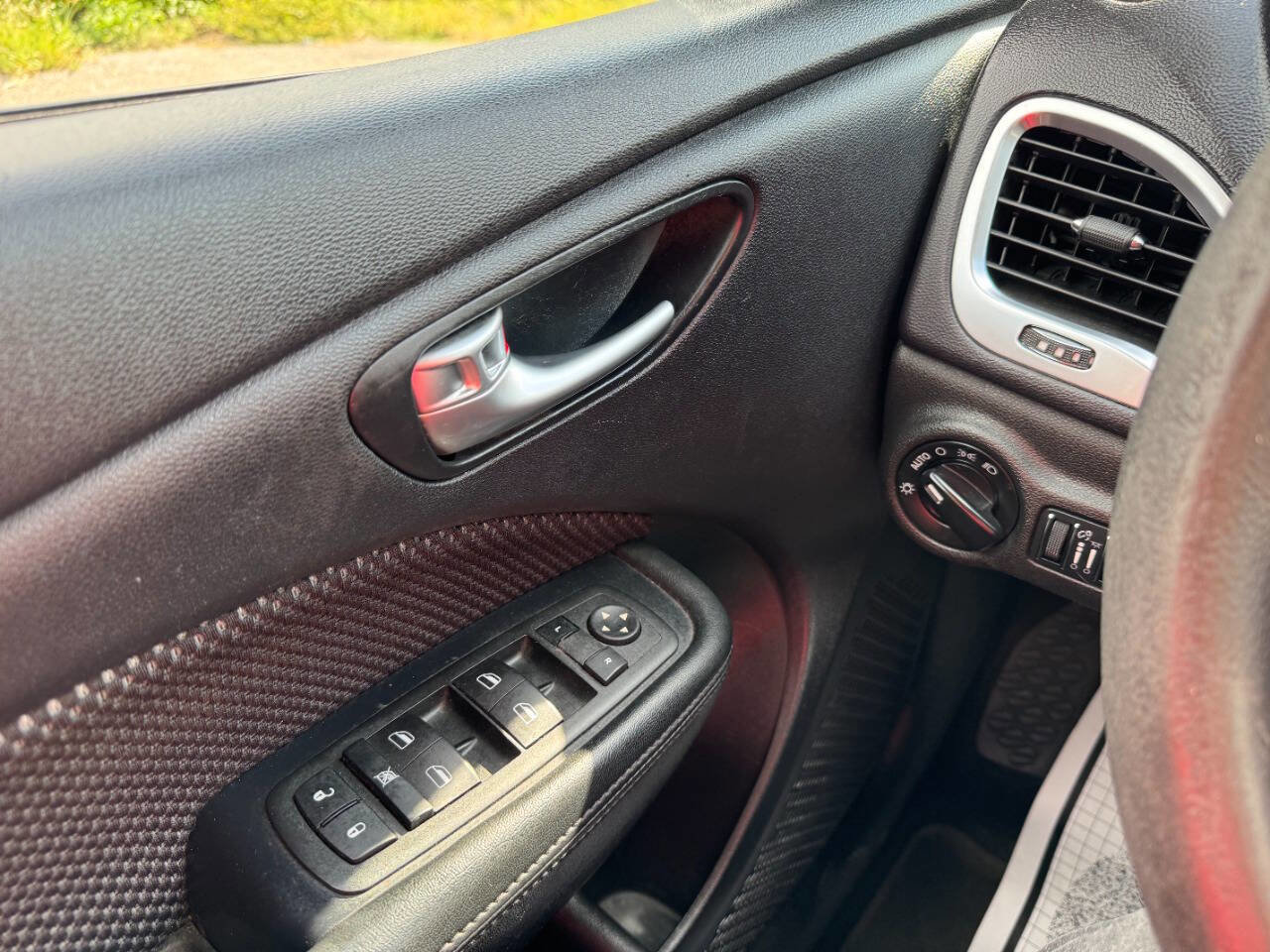 Used 2015 Dodge Dart SXT image 42