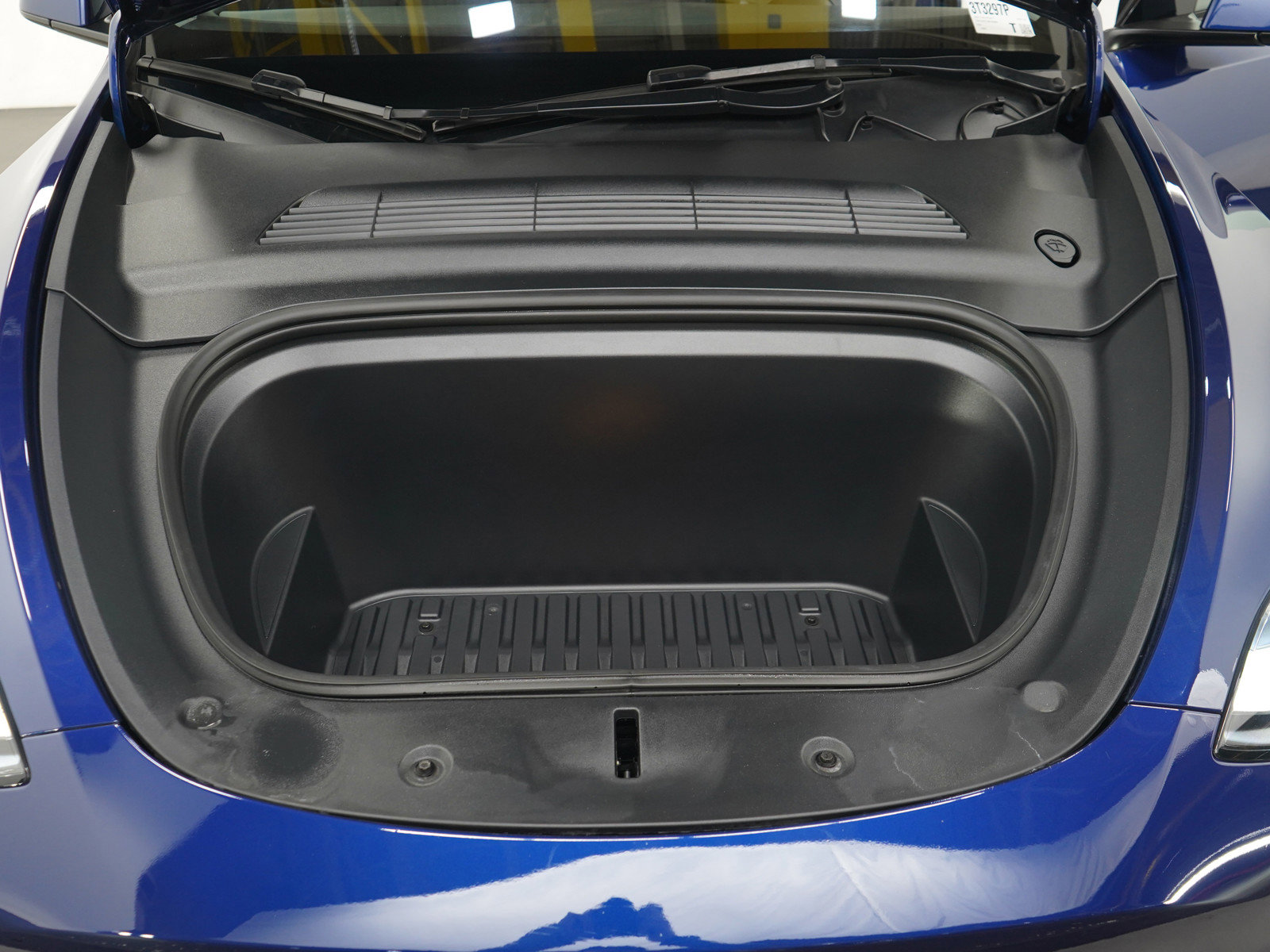 Used 2022 Tesla Model Y Long Range image 23