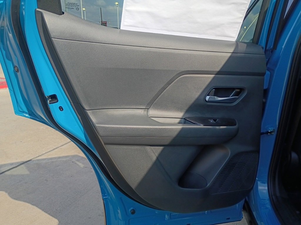 New 2026 Nissan Kicks SR image 23