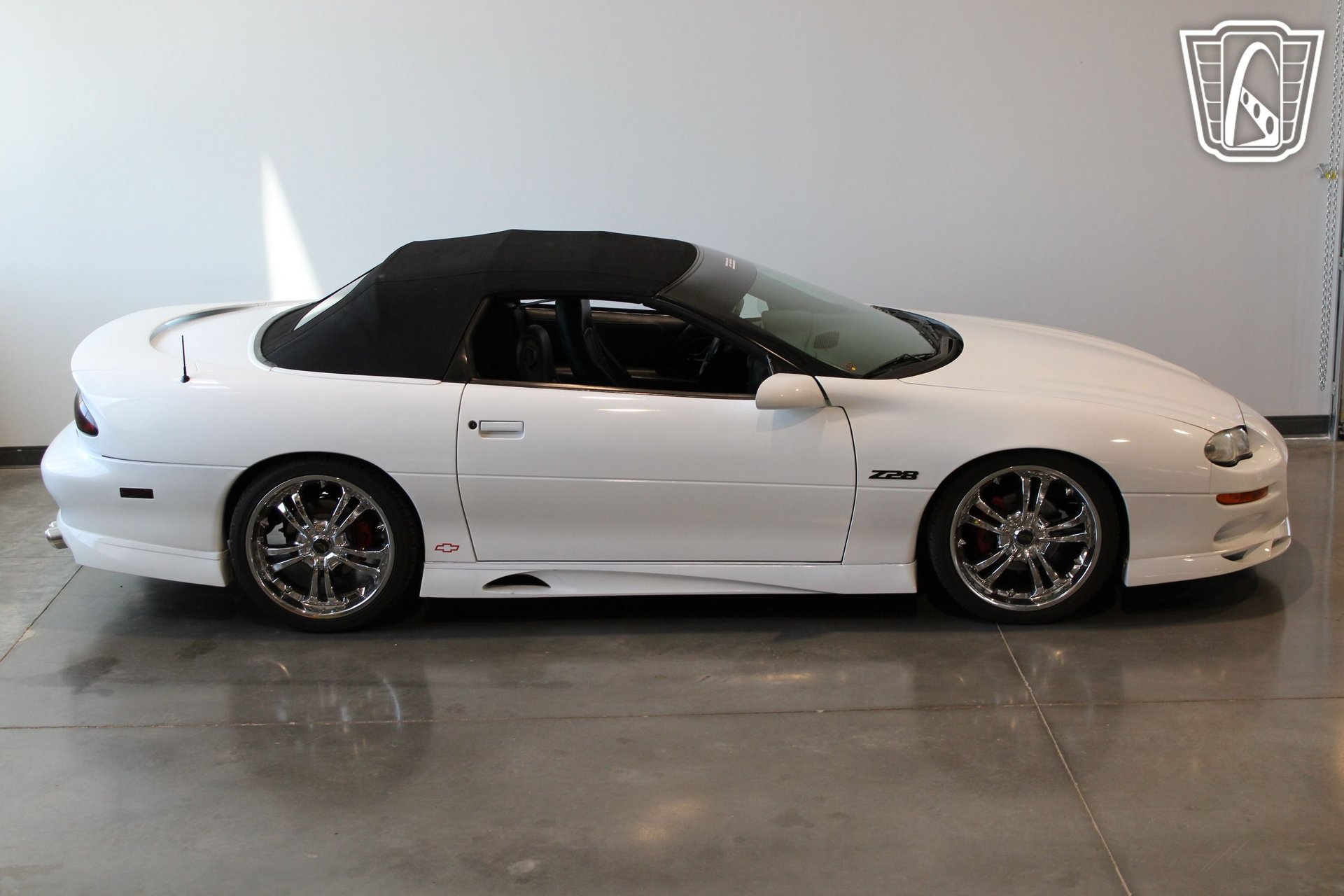 Used 2000 Chevrolet Camaro Z28 image 9