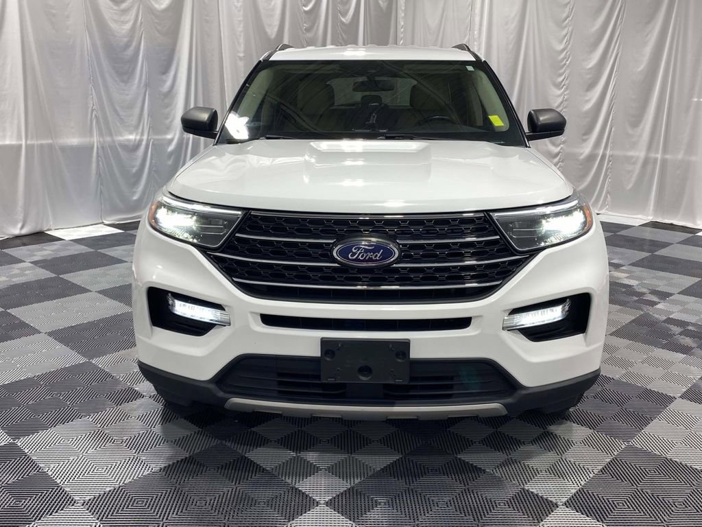 Used 2022 Ford Explorer XLT w/ Equipment Group 202A image 6
