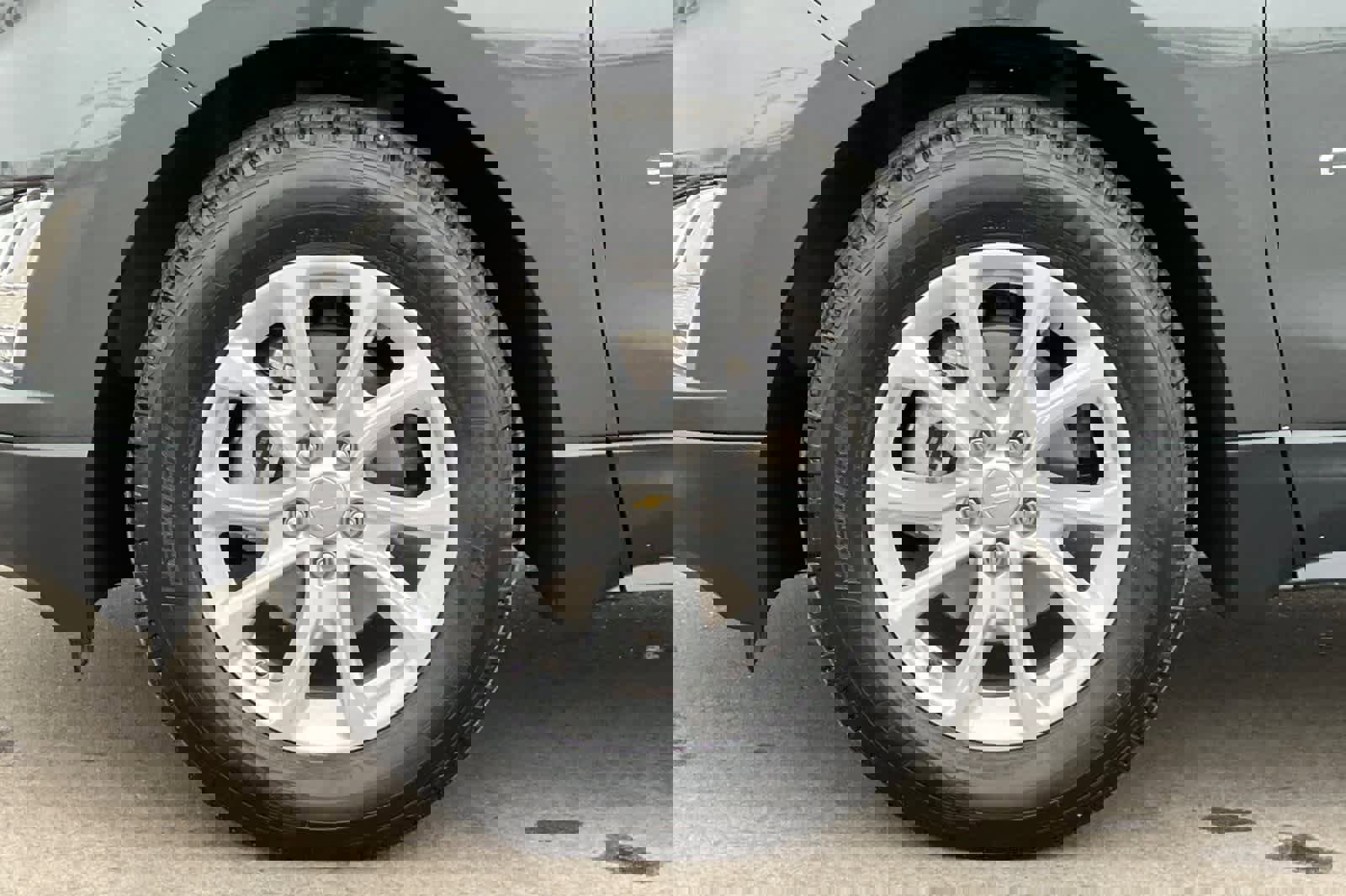 Used 2019 Chevrolet Equinox LT image 36