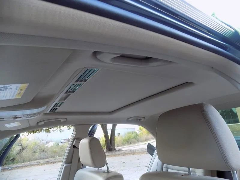 Used 2014 Mercedes-Benz E 350 Sedan image 33