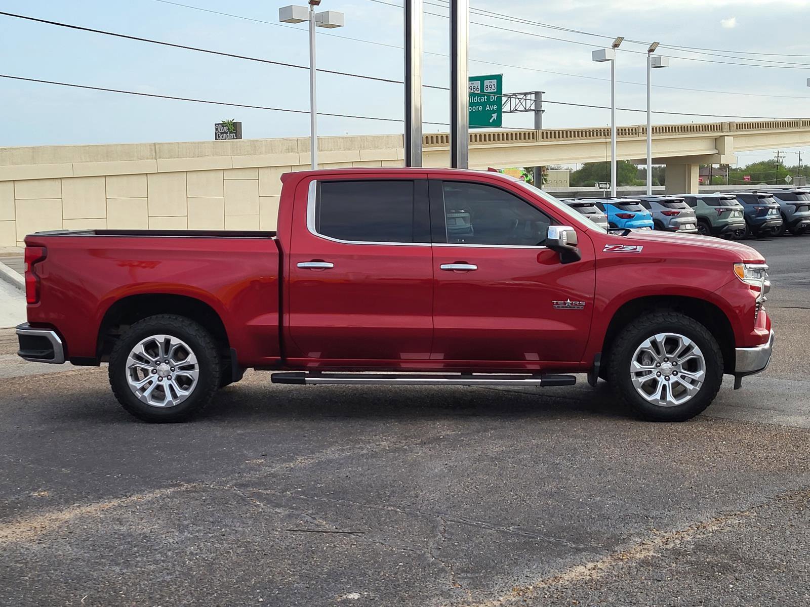Used 2023 Chevrolet Silverado 1500 LTZ w/ Z71 Off-Road Package image 6
