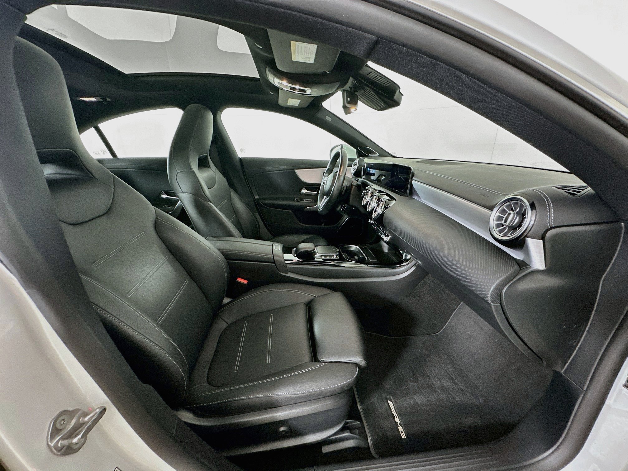 Used 2021 Mercedes-Benz CLA 250 4MATIC image 31